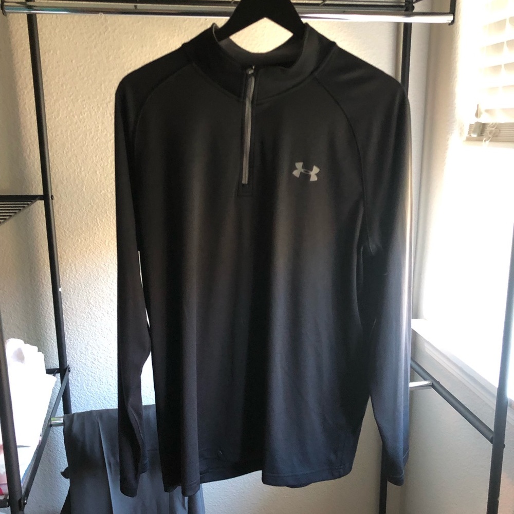 Under armour quarter zip long sleeve size L